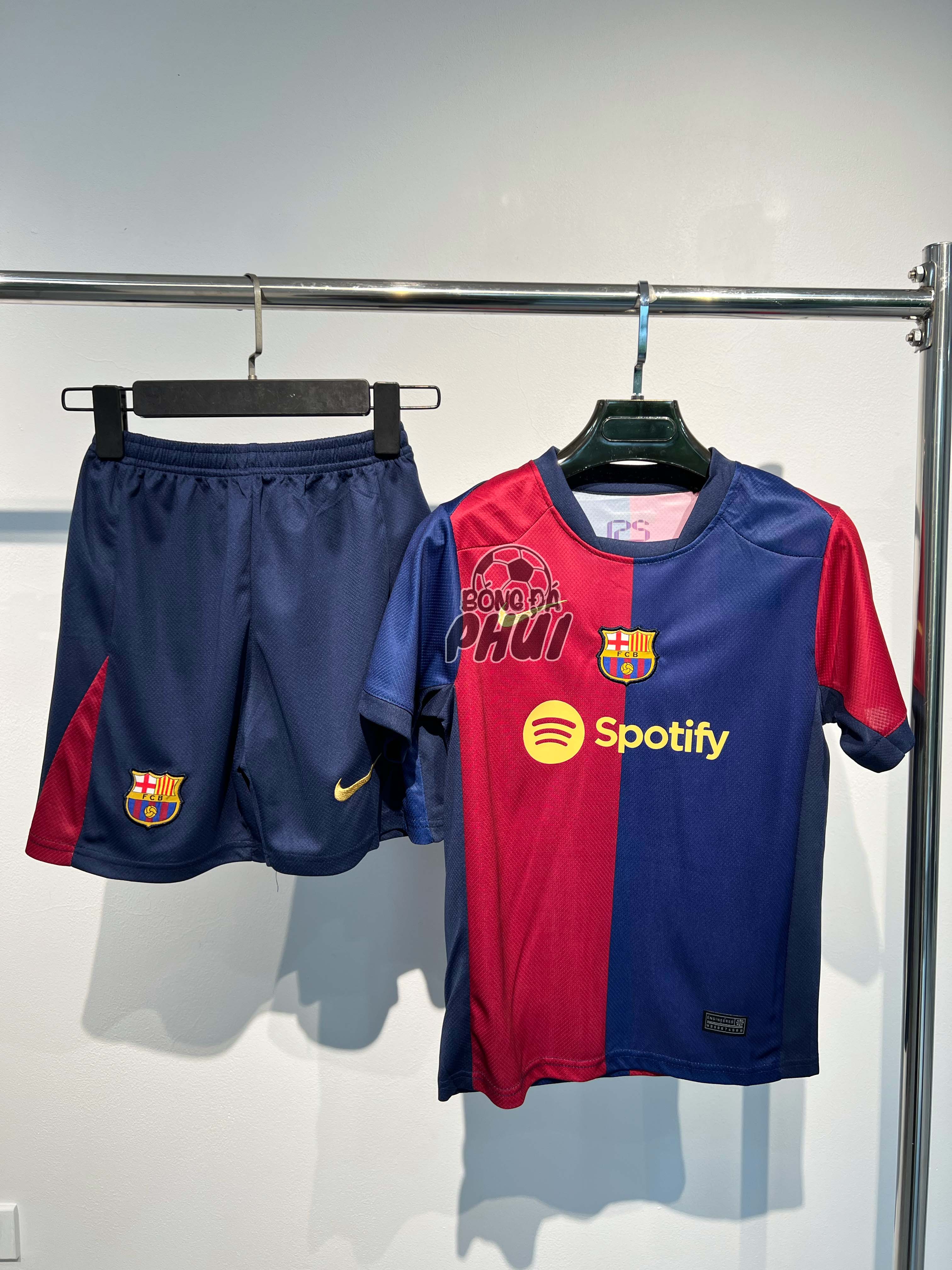 BỘ TE BARCA ĐỎ 2024