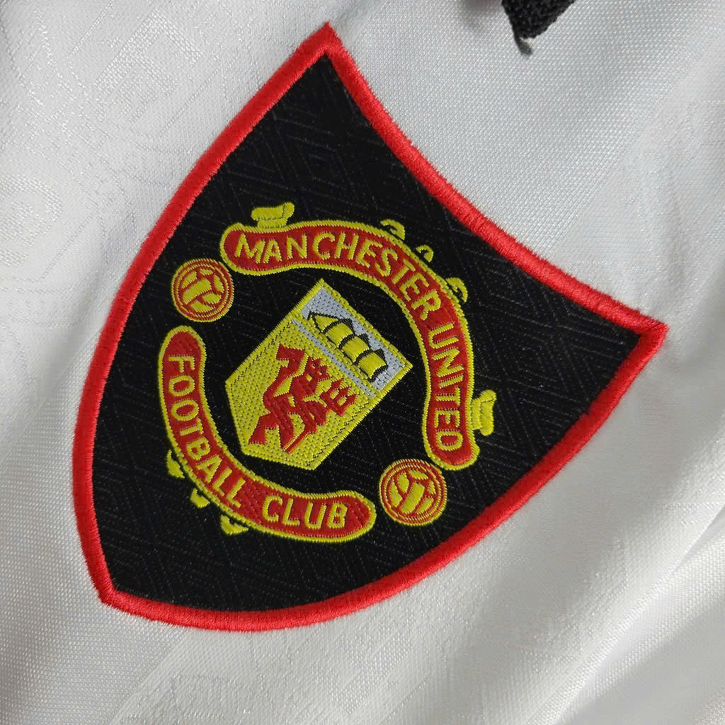 ÁO RETRO MU TRẮNG 1998