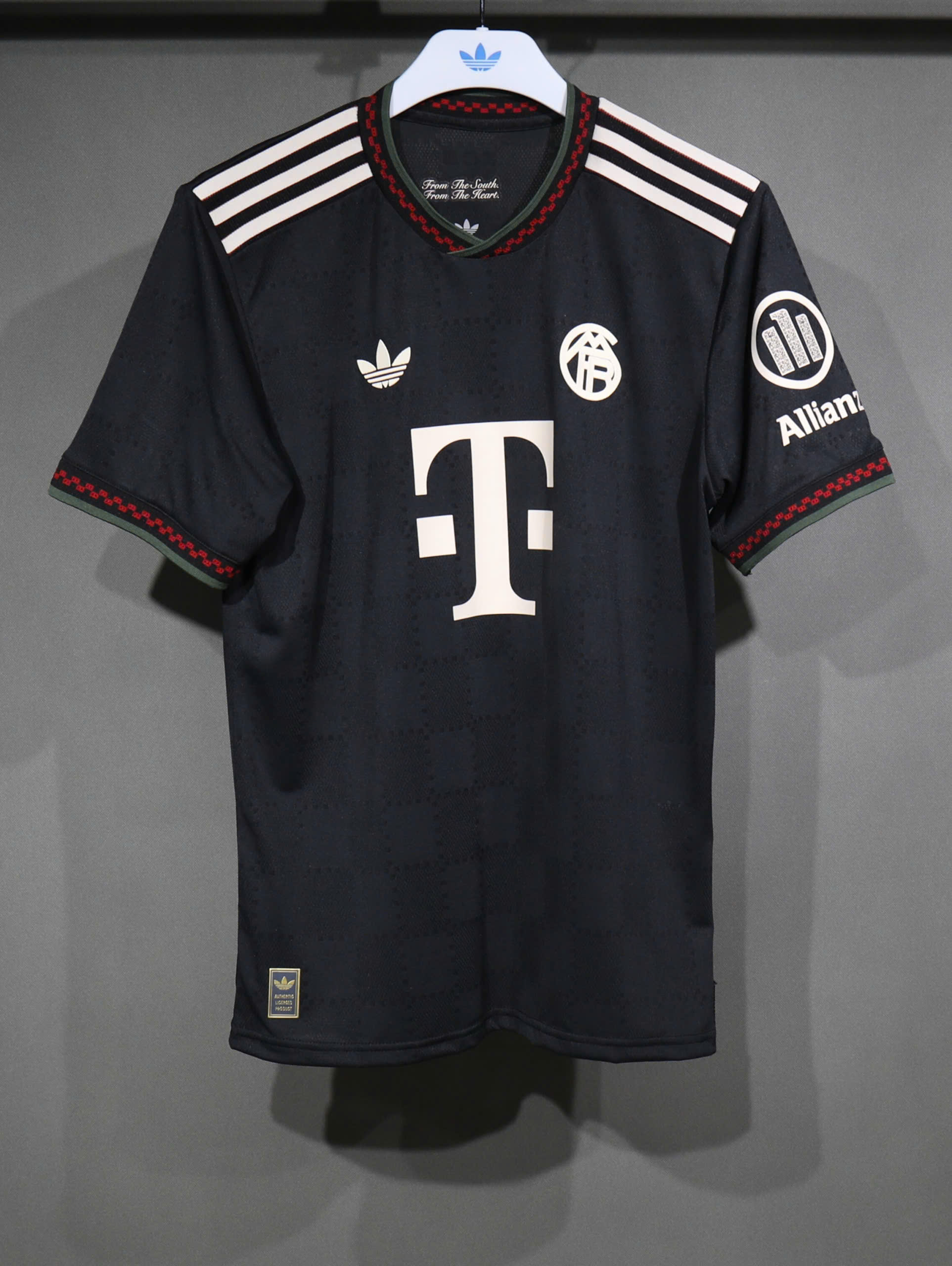 ÁO BODY BAYERN ĐEN 2025