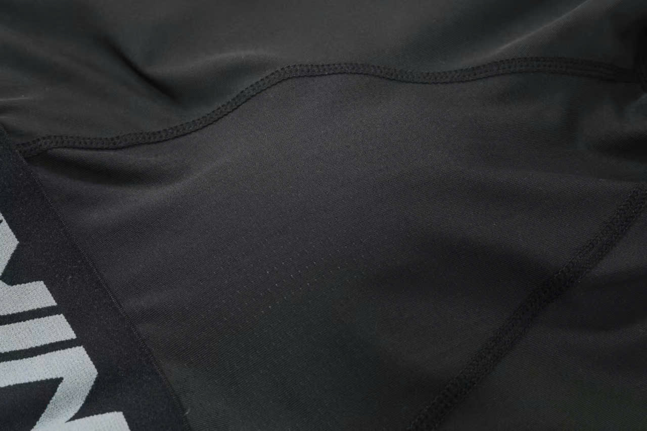 BỘ GIỮ NHIỆT NIKE ĐEN