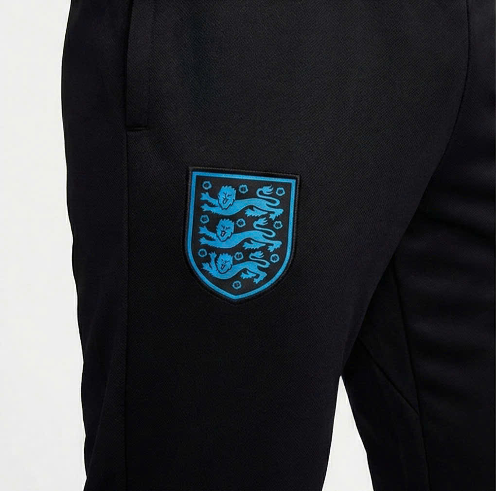 BỘ KHOÁC ANH ĐEN 2026