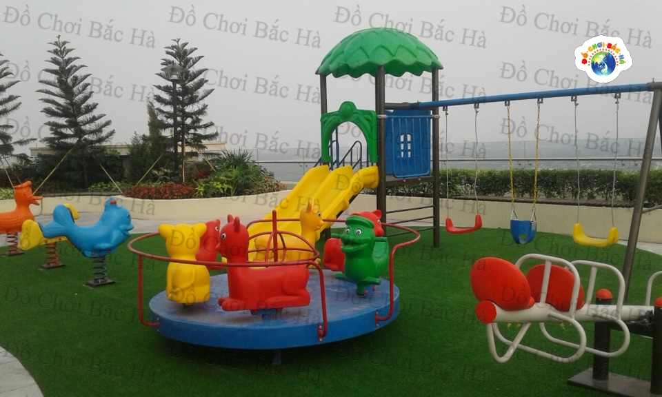 không nên quá bảo vệ trẻ mà không cho chúng ra ngoài chơi