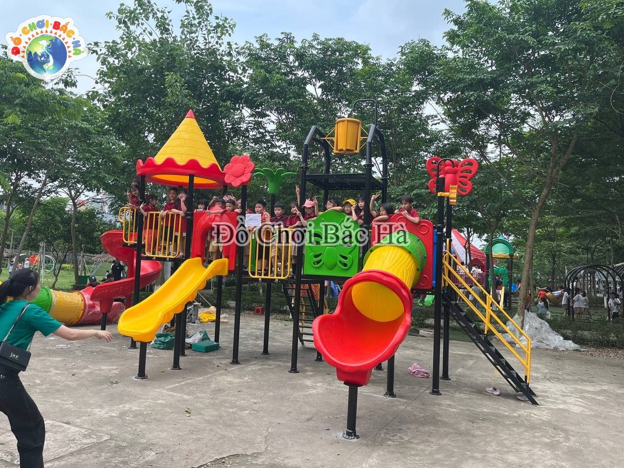 Lắp đặt Cầu Trượt Bể Bơi và Sân Chơi Ngoài Trời Tại Phù Đổng Green Park