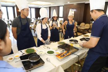 Golden Lotus Luxury Hotel - Trải nghiệm sự sang trọng.