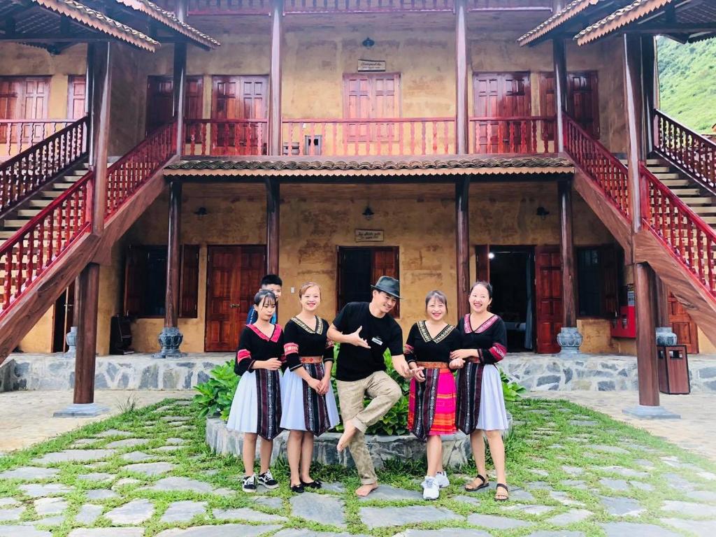 H’Mong village - Lối về miền văn hóa vùng cao