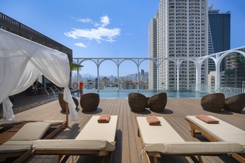 Golden Lotus Luxury Hotel - Trải nghiệm sự sang trọng.