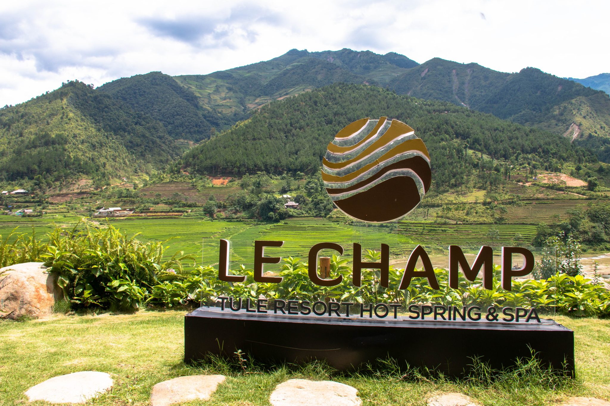 Chương trình Xuân rộn ràng vui hết nấc đầu năm du xuân cùng Le champ Tú Lệ