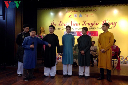 ao-dai-nam-truyen-thong-va-chuyen-tim-quoc-phuc-cho-dan-ong-viet