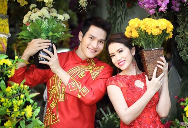 nhung-mau-ao-dai-cach-tan-nam-danh-cho-chu-re-hot-nhat-nam-2018