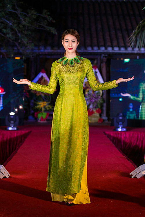 ao-dai-lua-to-tam-van-hoa-cuc-01