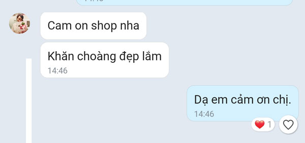 Phản hồi của khách hàng rất ưng ý về chất lượng khăn quàng lụa tơ tằm tại Lụa Nghệ Nhân