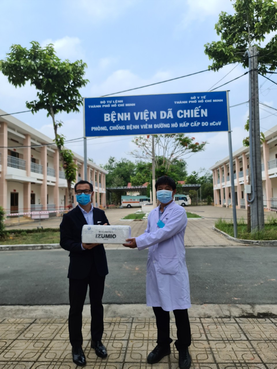 cung-chung-tay-chong-dich