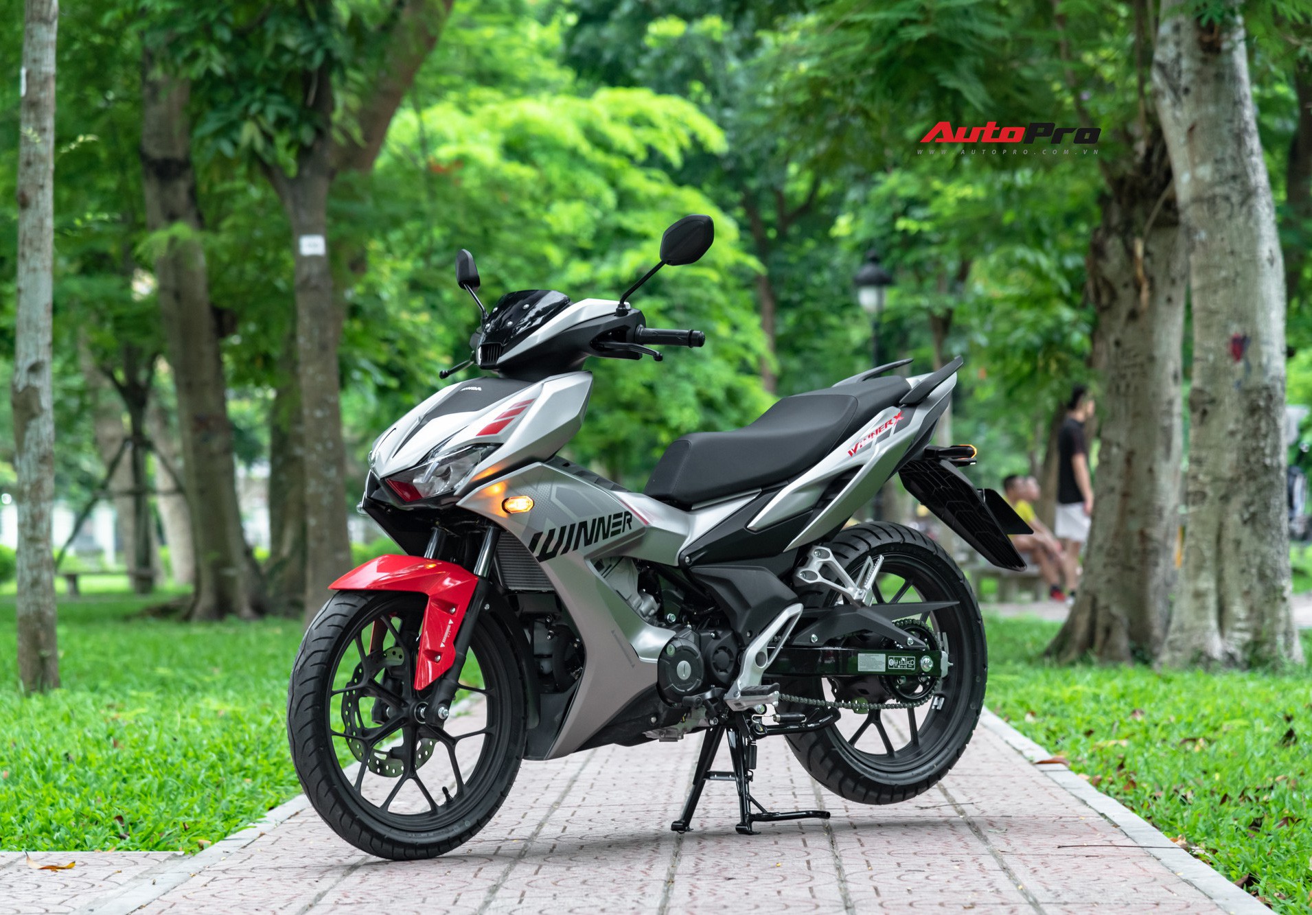 Chi tiết hàng loạt điểm mới trên Honda Winner X giá từ 46 triệu đồng: Đủ mạnh để áp đảo Yamaha Exciter?