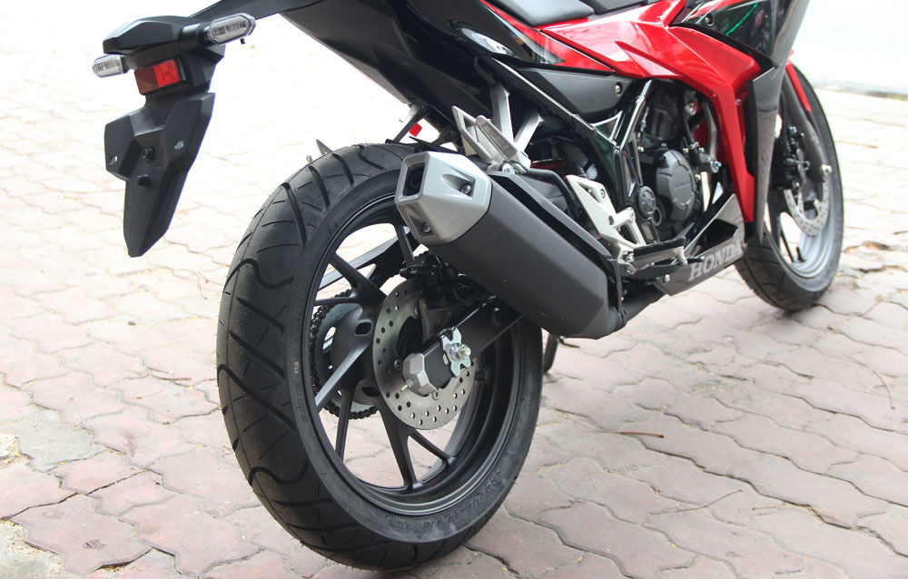 Sử dụng vành đúc đa chấu kích thước 18 inch