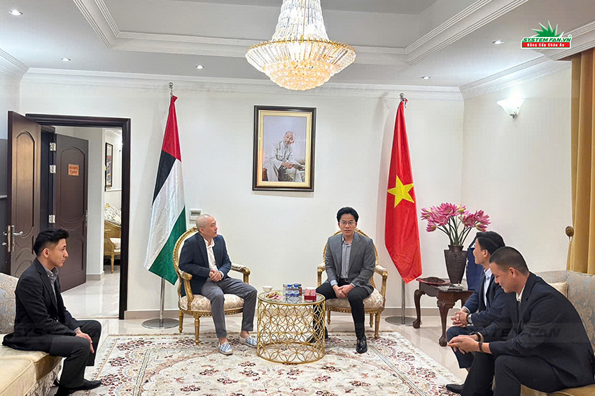 BLĐ System Fan Thăm Đại sứ quán Việt Nam tại UAE