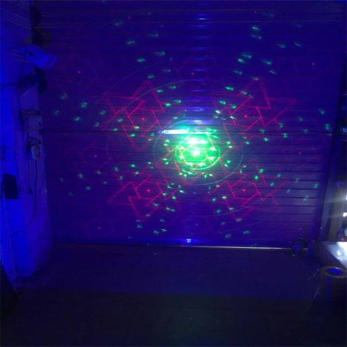 Đèn laser 4 bóng 3 mắt led chớp
