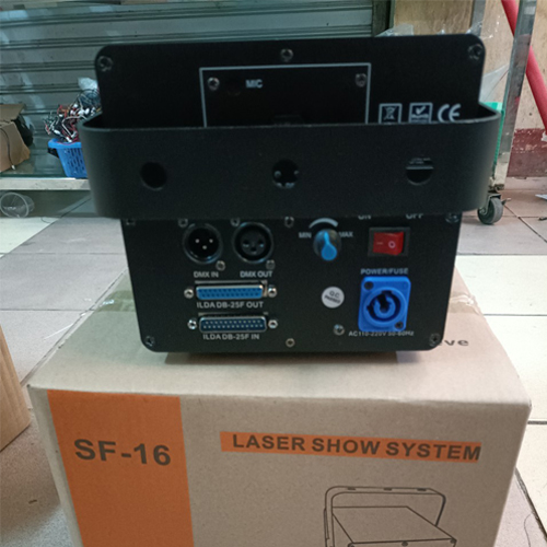 Đèn laser SF-16 RGB3500