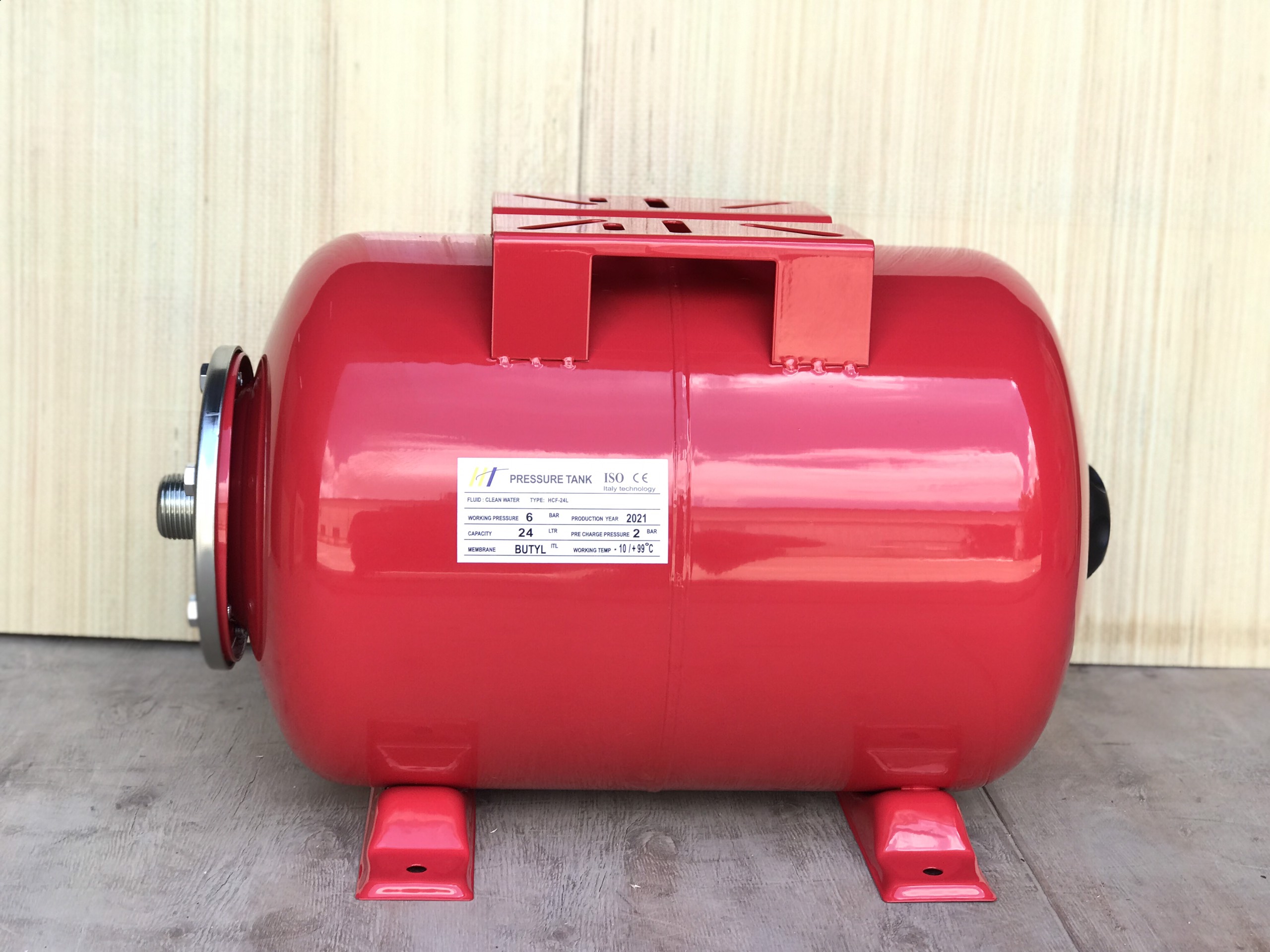 Bình tích áp hiệu HT HCF-24L/6bar