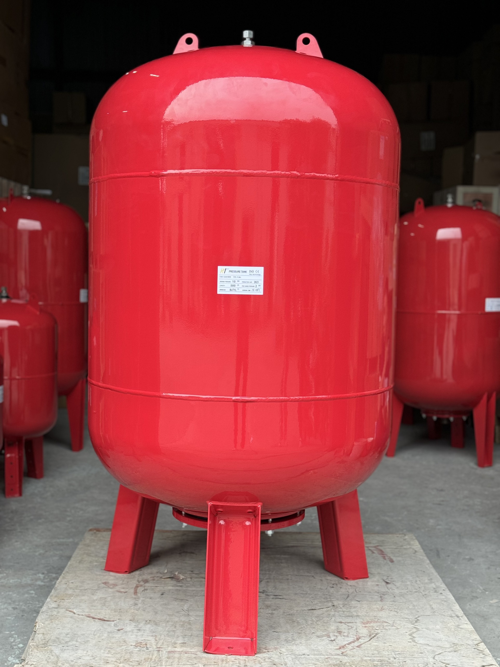 Bình tích áp hiệu HT VT-500L/16bar