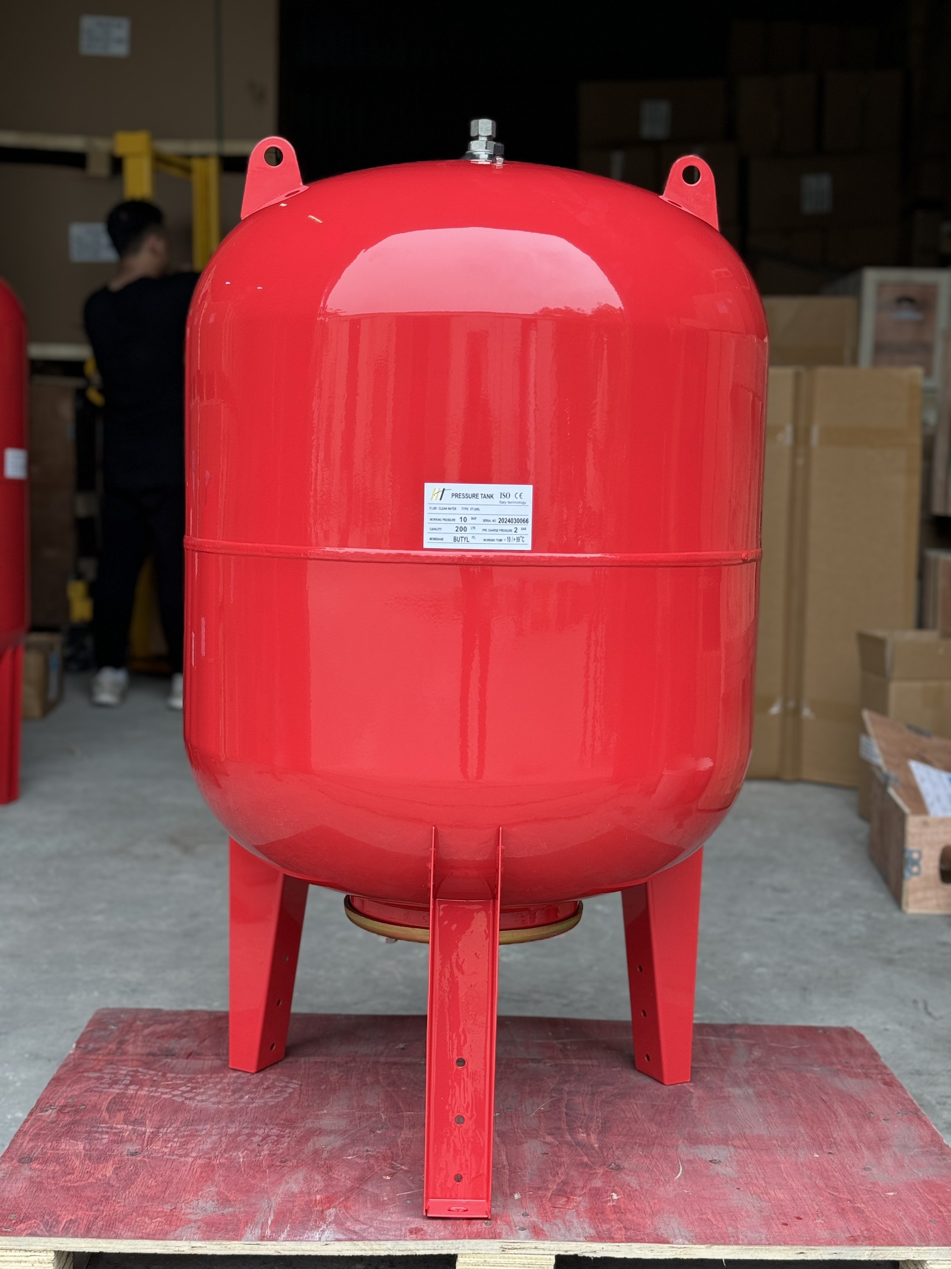 Bình tích áp hiệu HT VT-200L/10bar