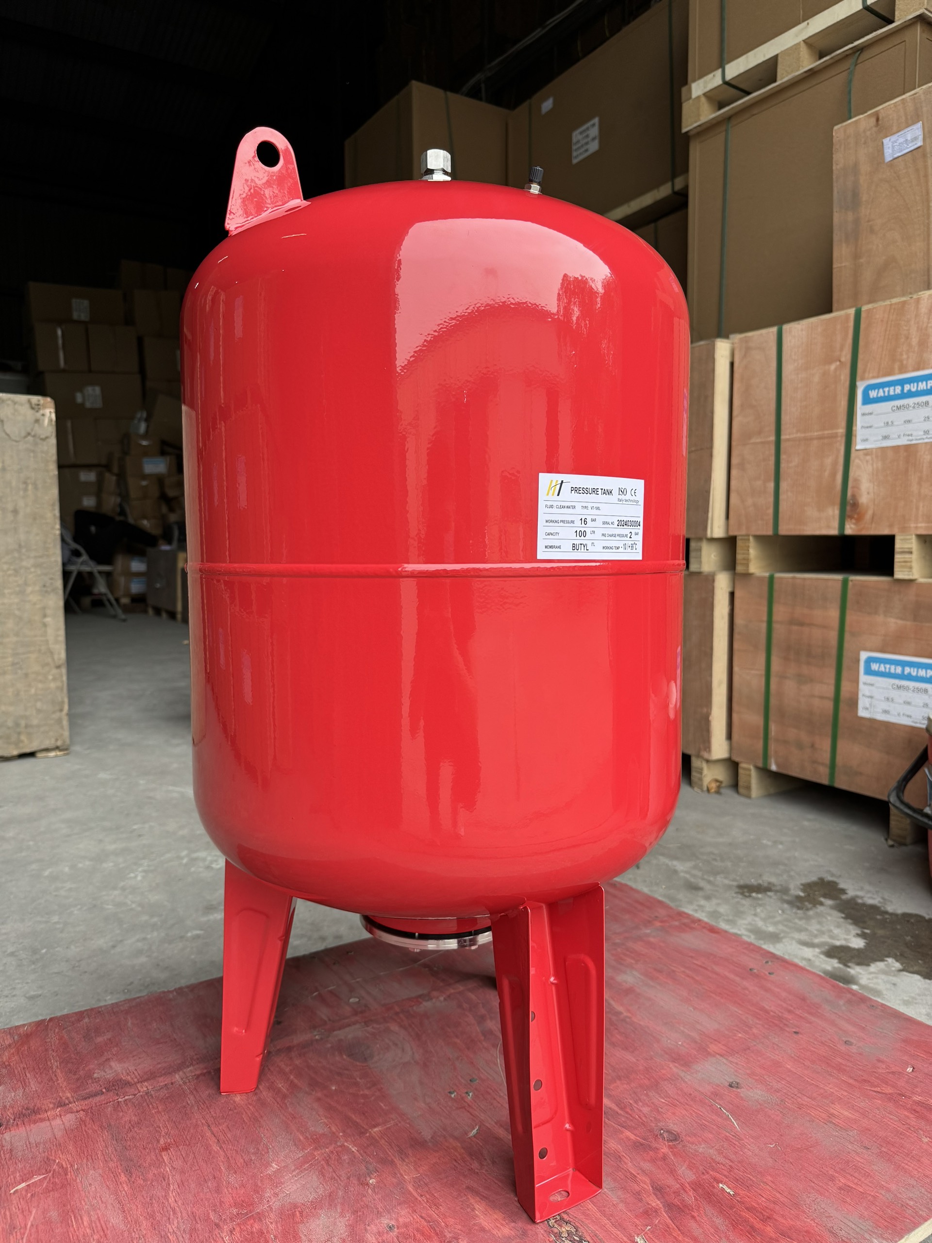 Bình tích áp hiệu HT VT-100L/16bar