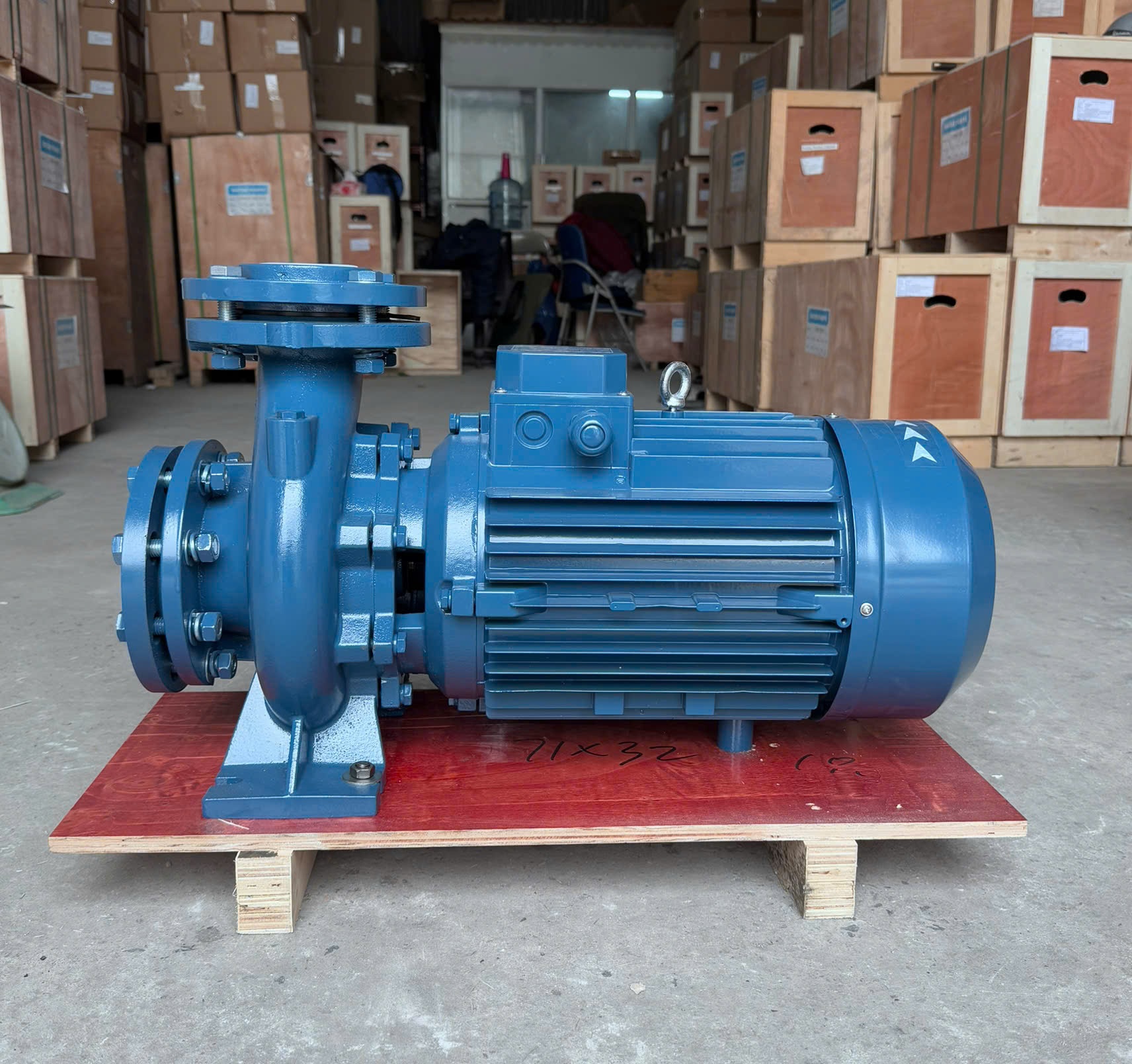 Máy bơm truc ngang HT CM65-160B