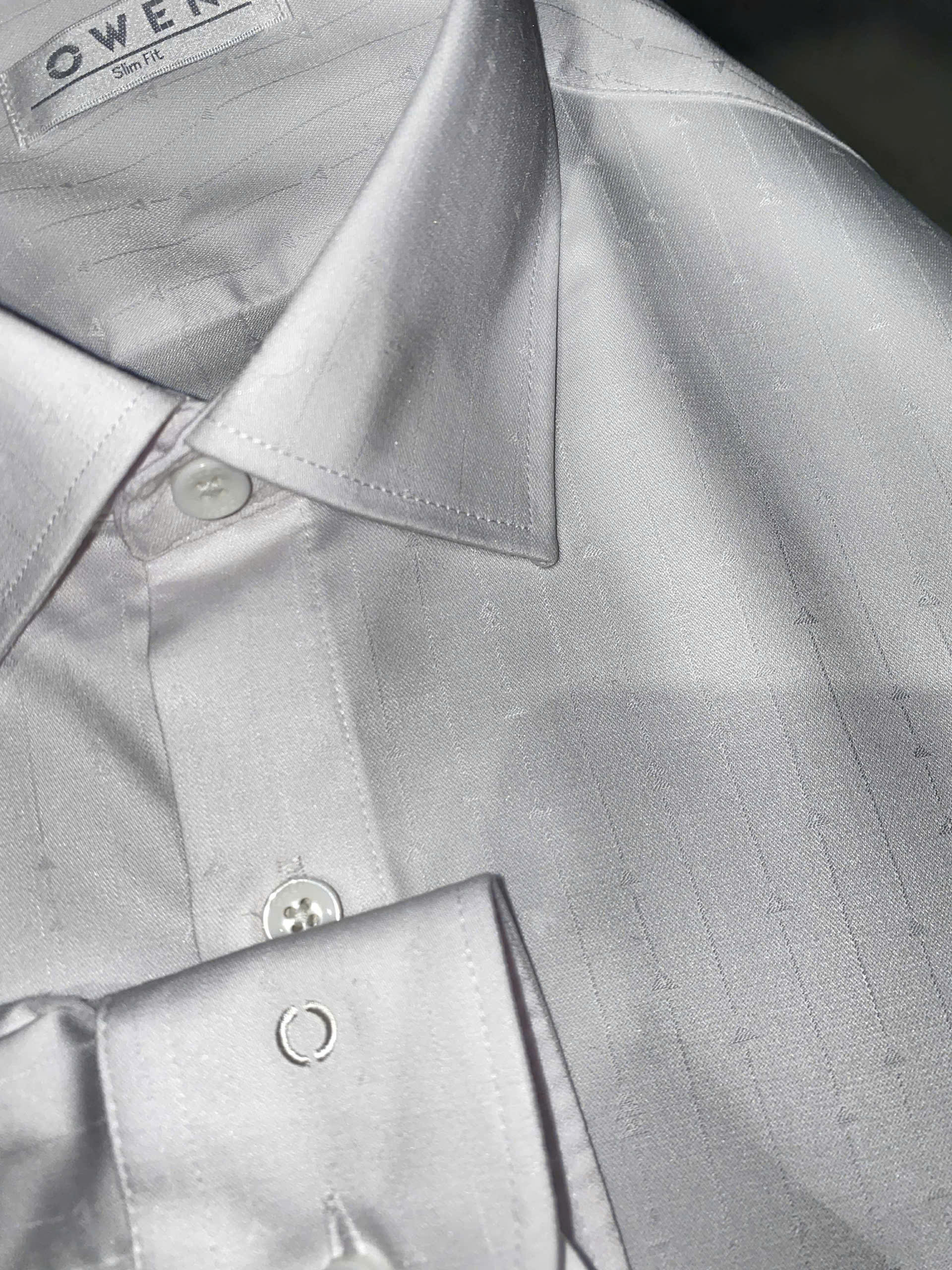 ÁO SƠ MI TRẮNG DÀI TAY HỌA TIẾT AS255094D