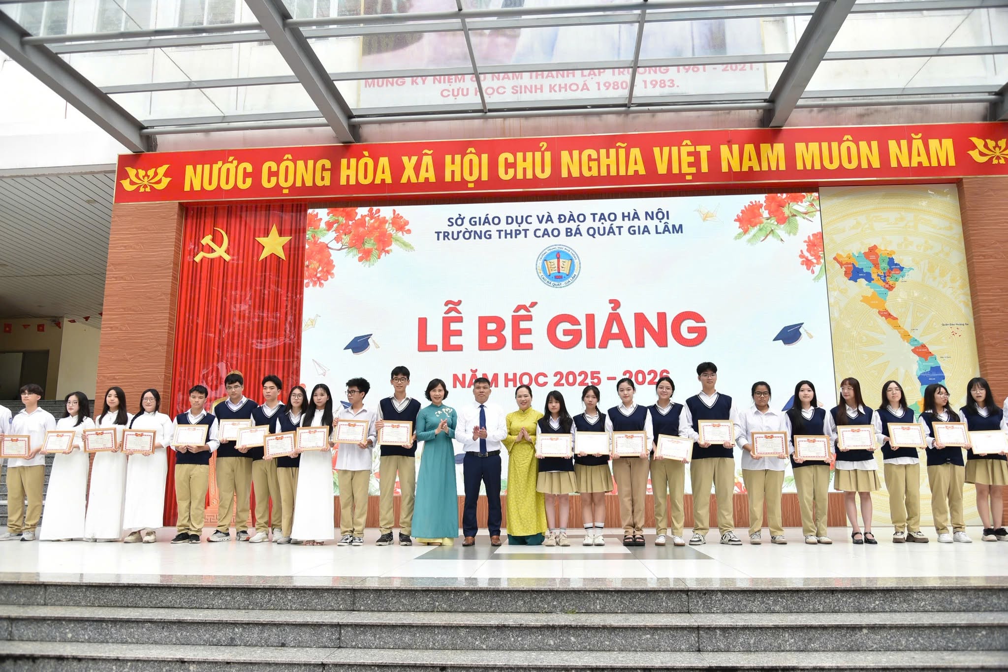 LỄ BẾ GIẢNG NĂM HỌC 2025–2026 VÀ LỄ TRI ÂN, TRƯỞNG THÀNH KHỐI 12 K63