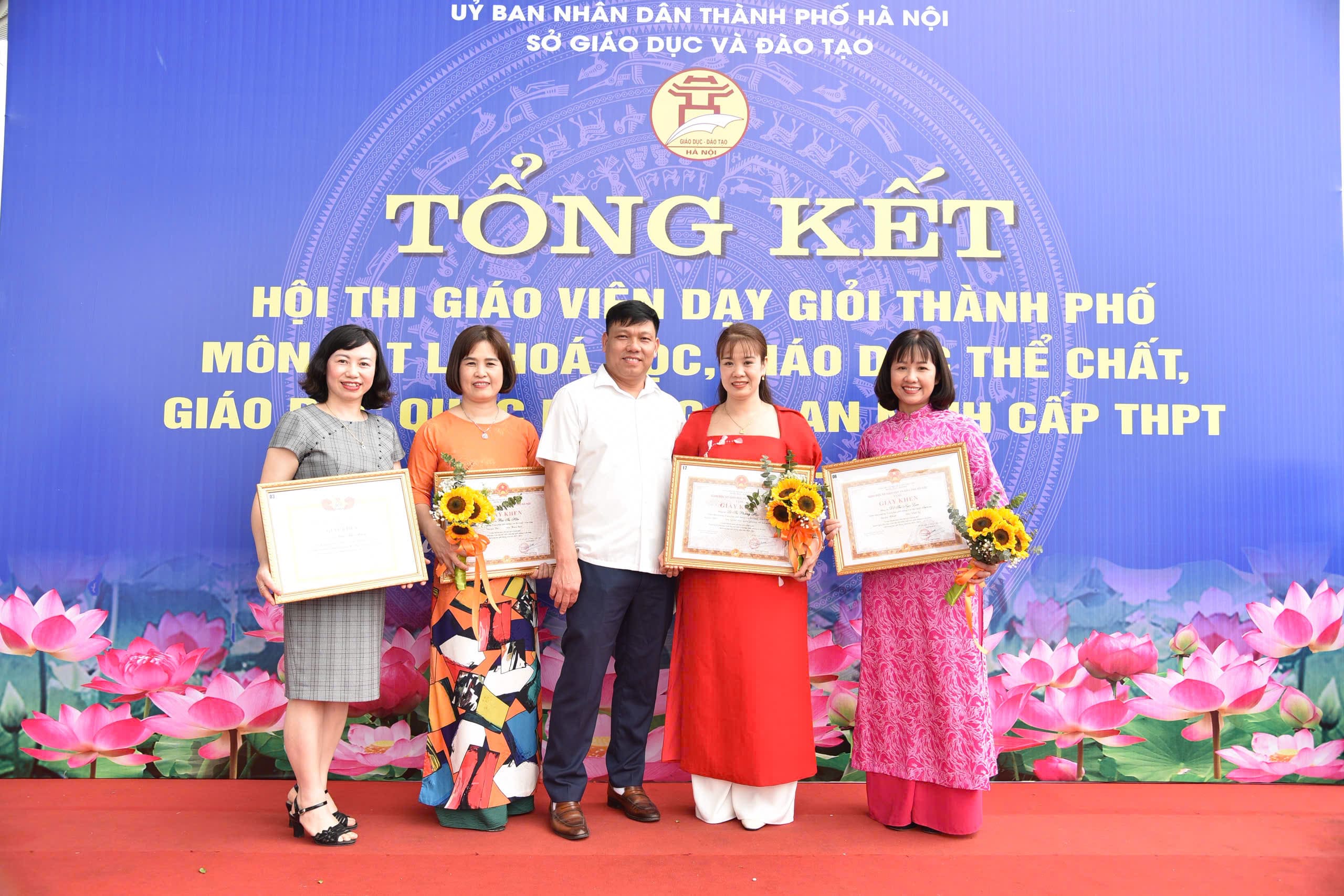 Gương mặt giáo viên đã đạt giải trong Hội thi Giáo viên dạy giỏi cấp Thành Phố các năm học . Tổ Tổng hợp.