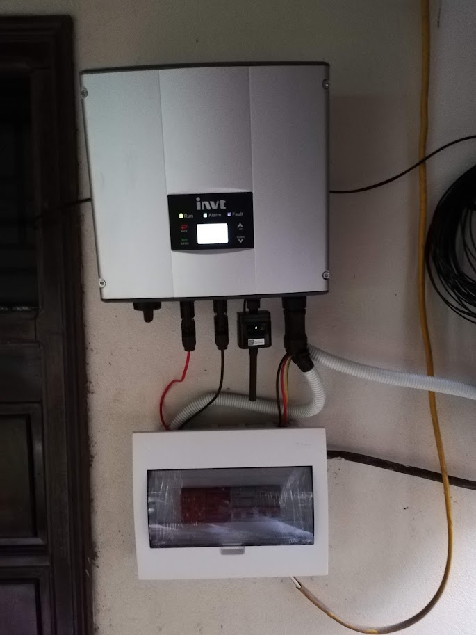 Pin lưu trữ điện năng lượng mặt trời là gì?