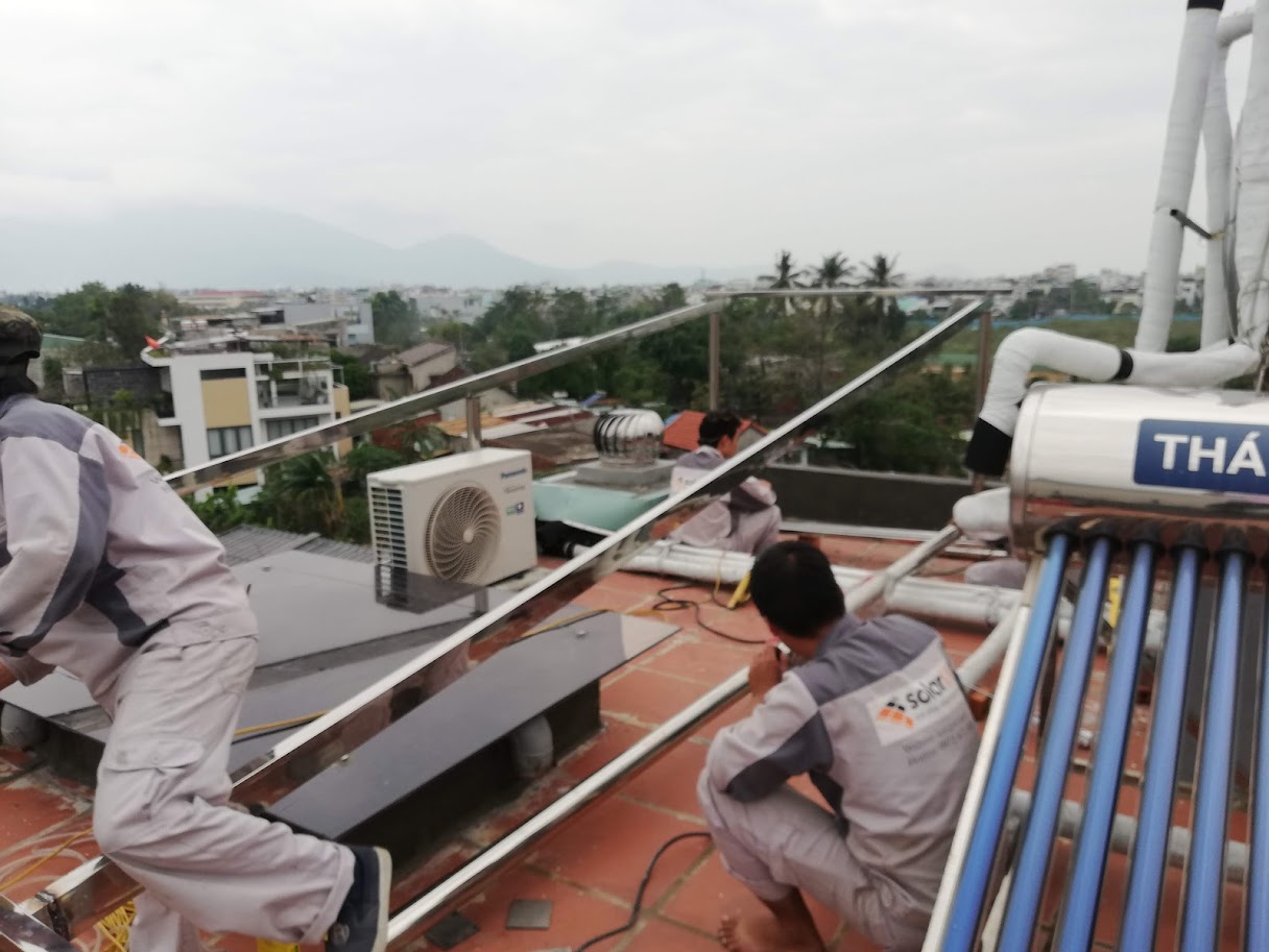 Thi công điện mặt trời nhà dân mất bao lâu? Quy trình 5 bước chi tiết từ A–Z