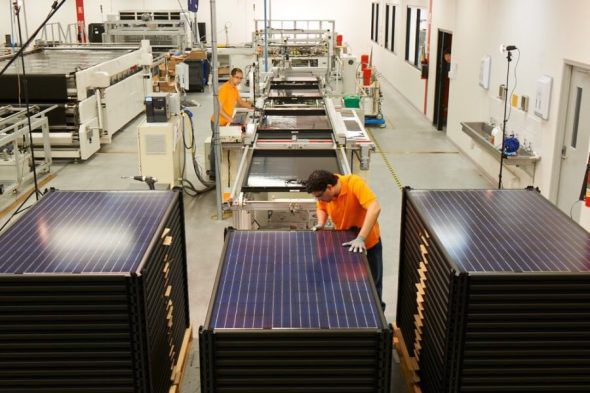 Tham quan nhà máy sản xuất Pin mặt trời