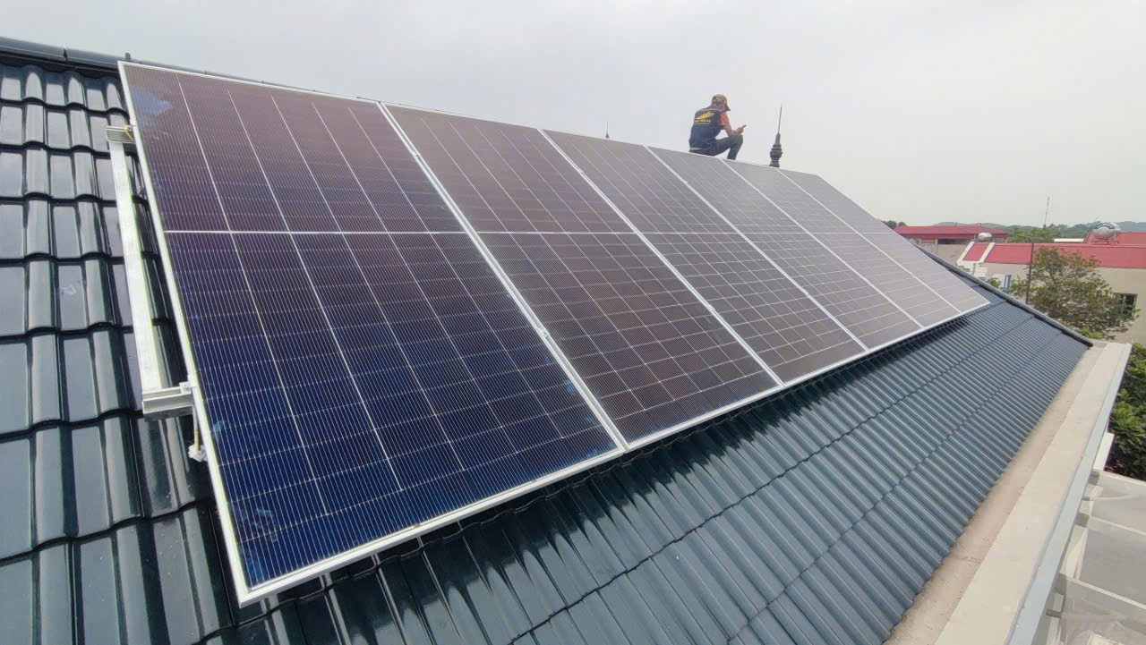 Chi phí lắp điện mặt trời 25kW mới nhất 2026: Báo giá chi tiết và thời gian hoàn vốn