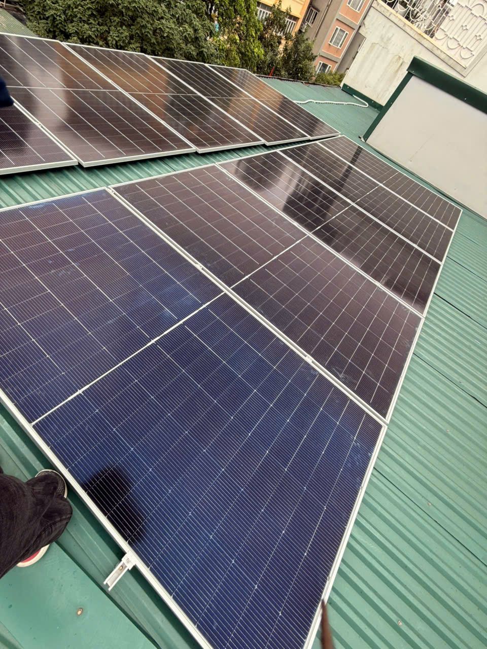 Hoàn Thành Lắp Đặt Hệ Thống Điện Năng Lượng Mặt Trời Hybrid 6,25kWp Kết Hợp Pin Lưu Trữ 16kWh Tại Nam Đồng, Hà Nội