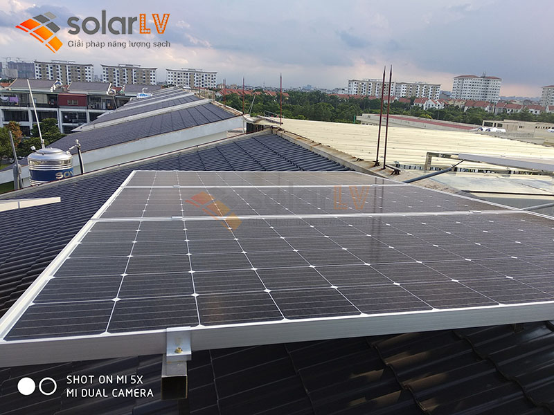 Lắp Đặt Điện Mặt Trời 10kW Cho Biệt Thự Ở Gia Lâm – Tiết Kiệm Gần 4 Triệu/Tháng