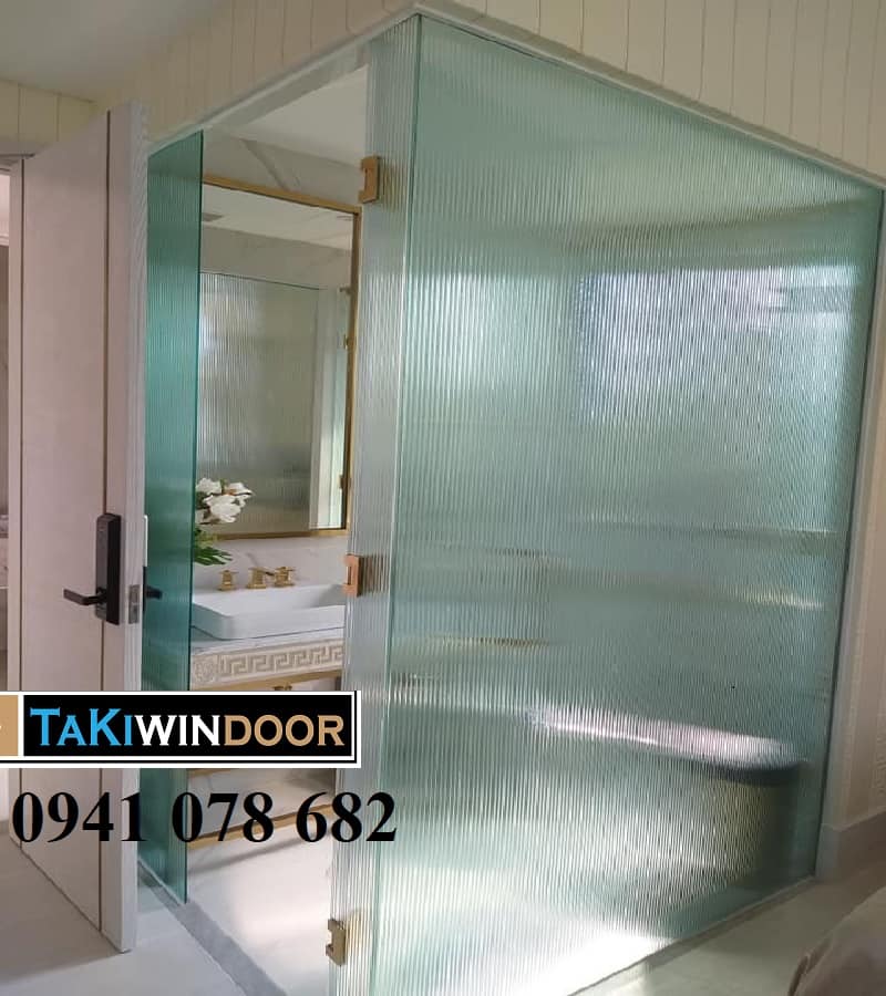 Vách ngăn cabin phòng tắm kính sử dụng kính gợn sóng