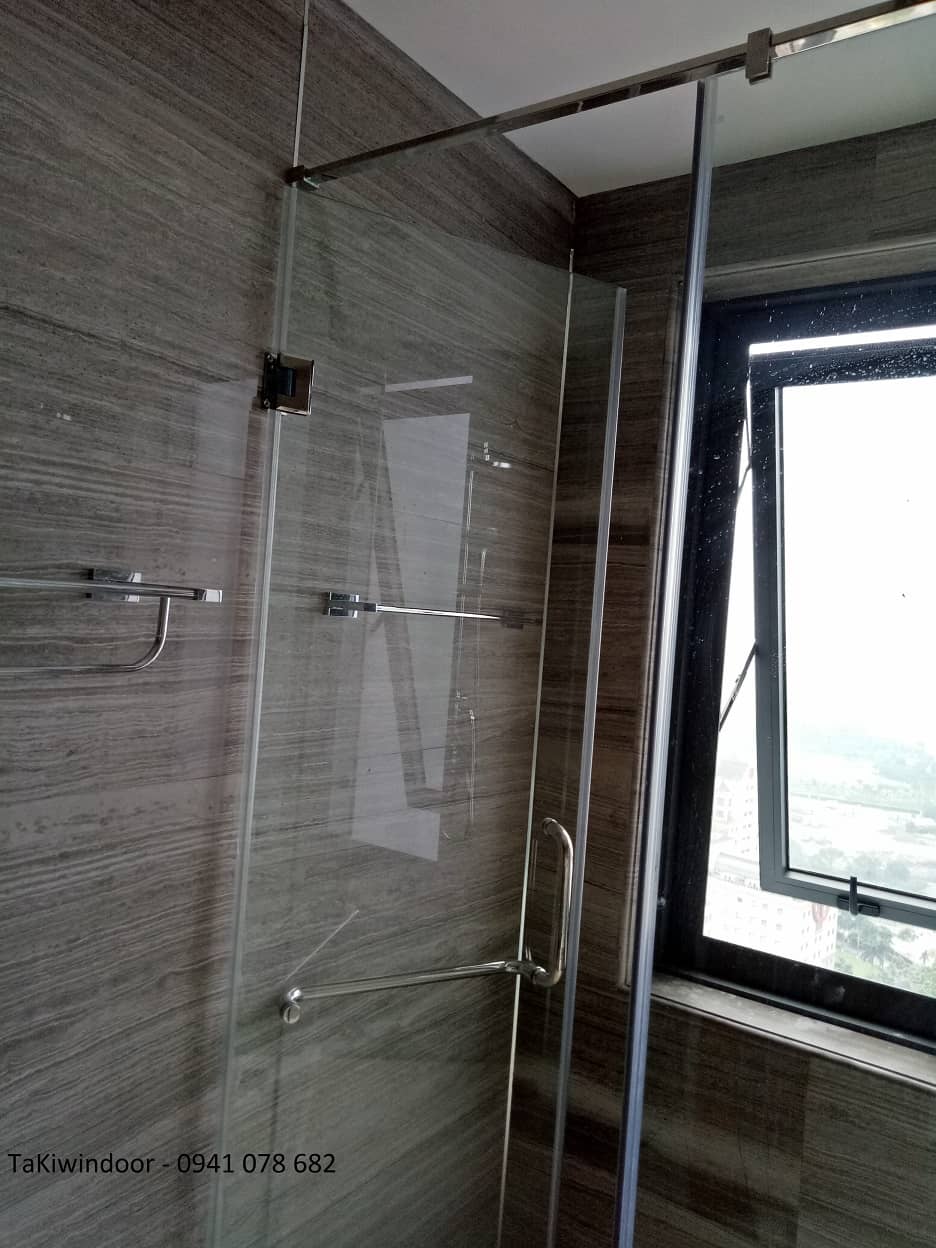 cabin tắm thẳng hay 180 độ sử dụng bản lề, giằng inox 304