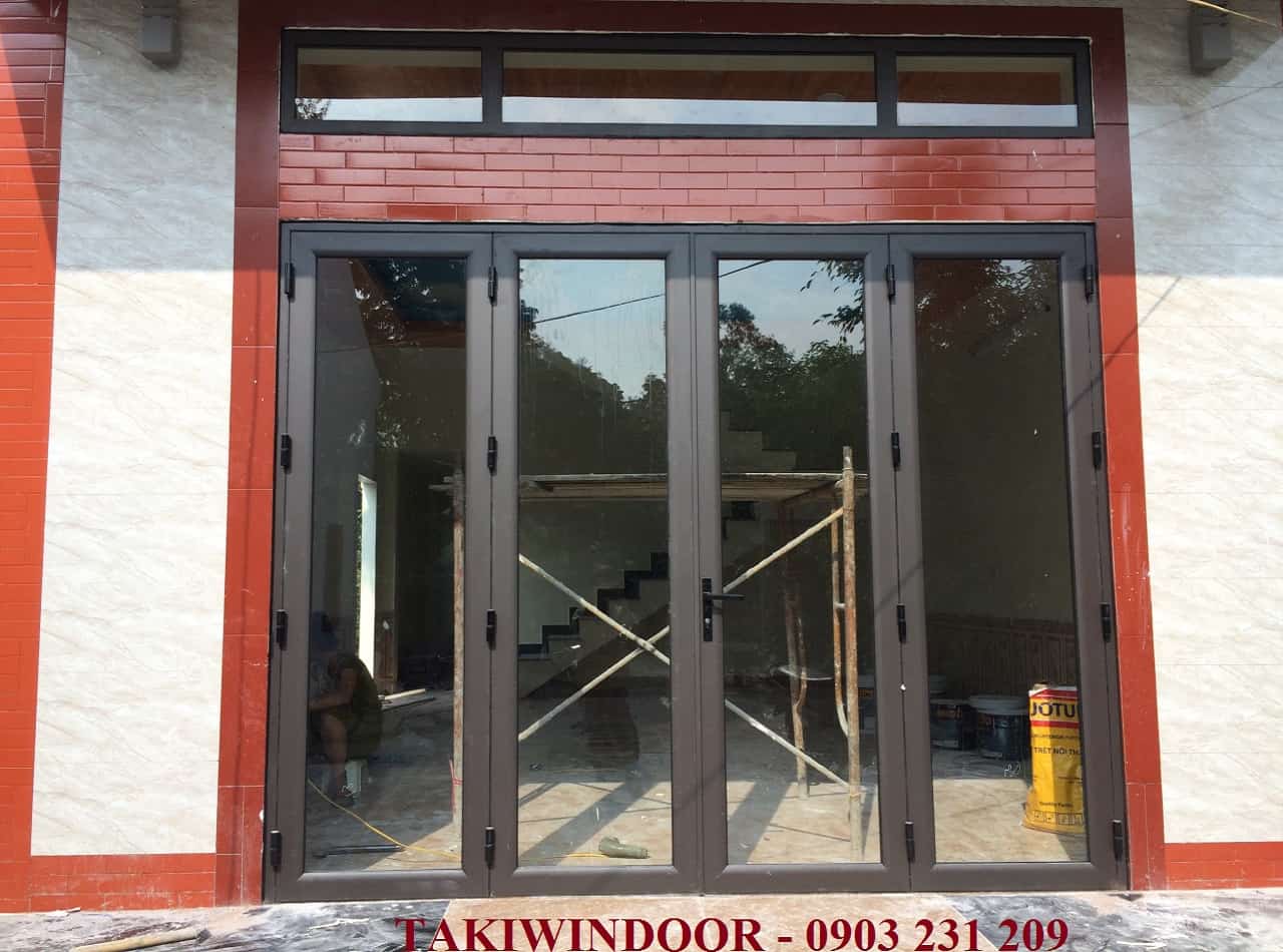 Mẫu Cửa đi 4 Canh Nhom Kinh đẹp Cho Mặt Tiền Phong Ngủ Ban Cong