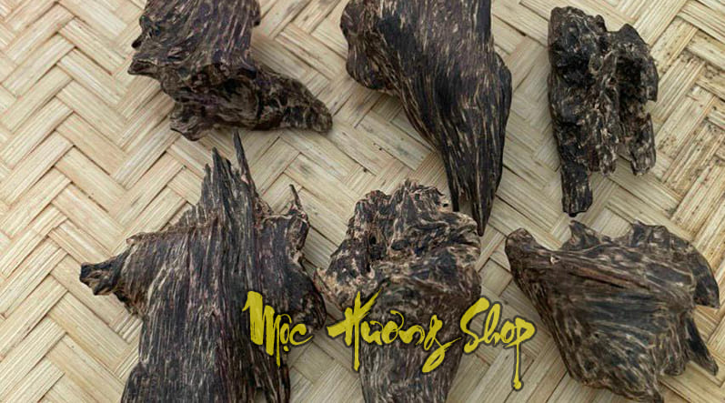 https://mochuongshop.com/tat-tan-tan-tram-huong-mac-tu-la-gi-nguon-goc-va-gia-ban
