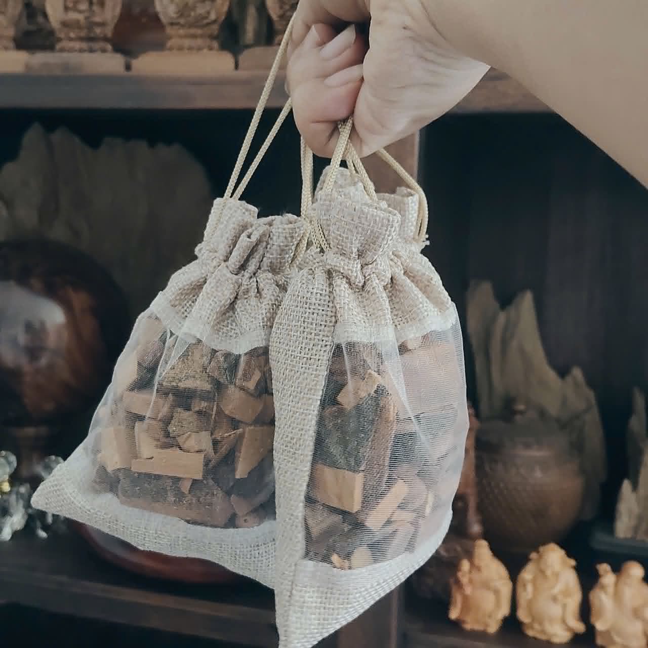 Túi Thơm Gỗ Hoàng Đàn Tuyết Lạng Sơn 100g Treo Xe Ô Tô
