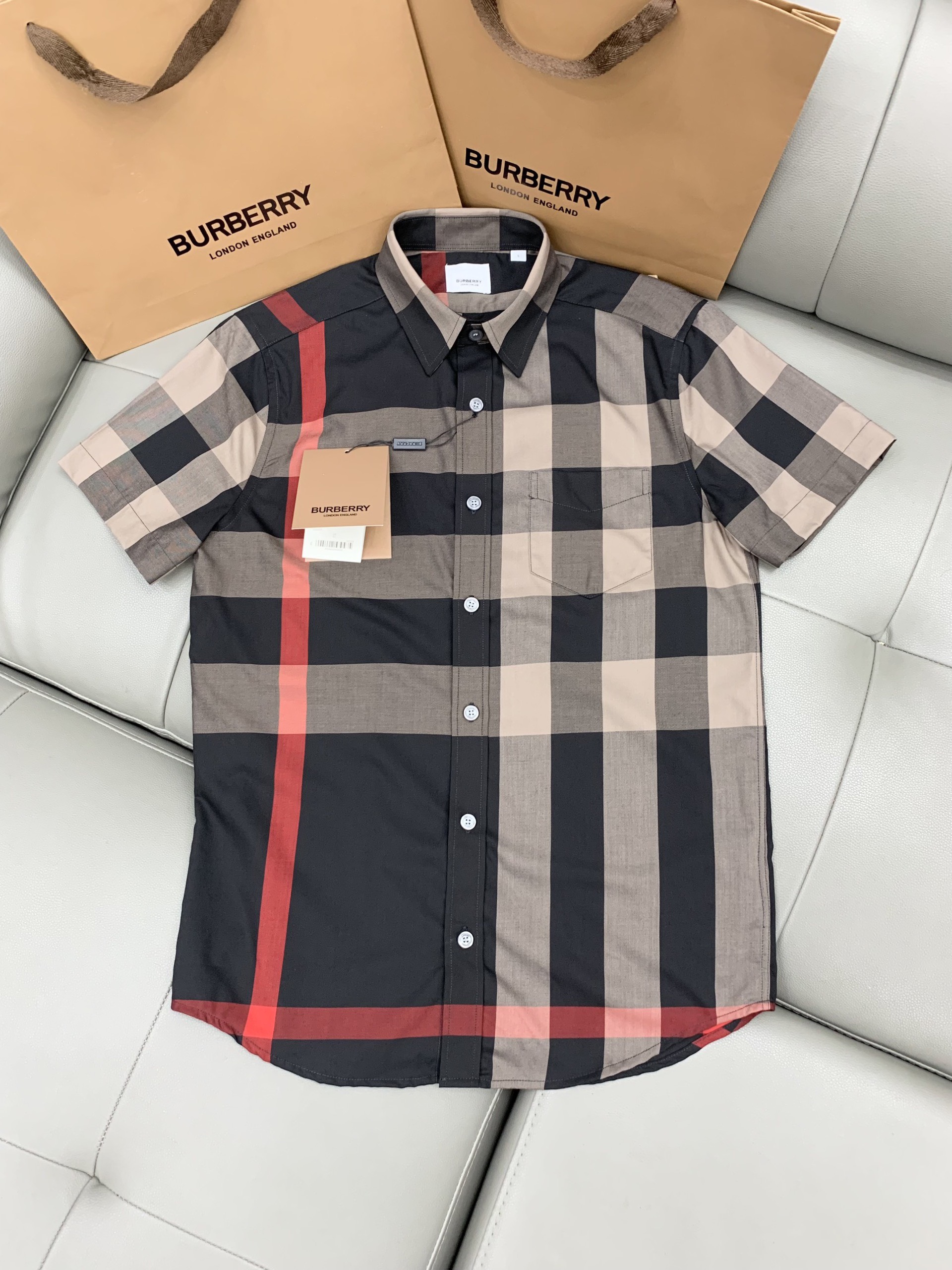 Áo sơ mi Burberry sọc đen đỏ Like Auth 1-1 on web | TANYA