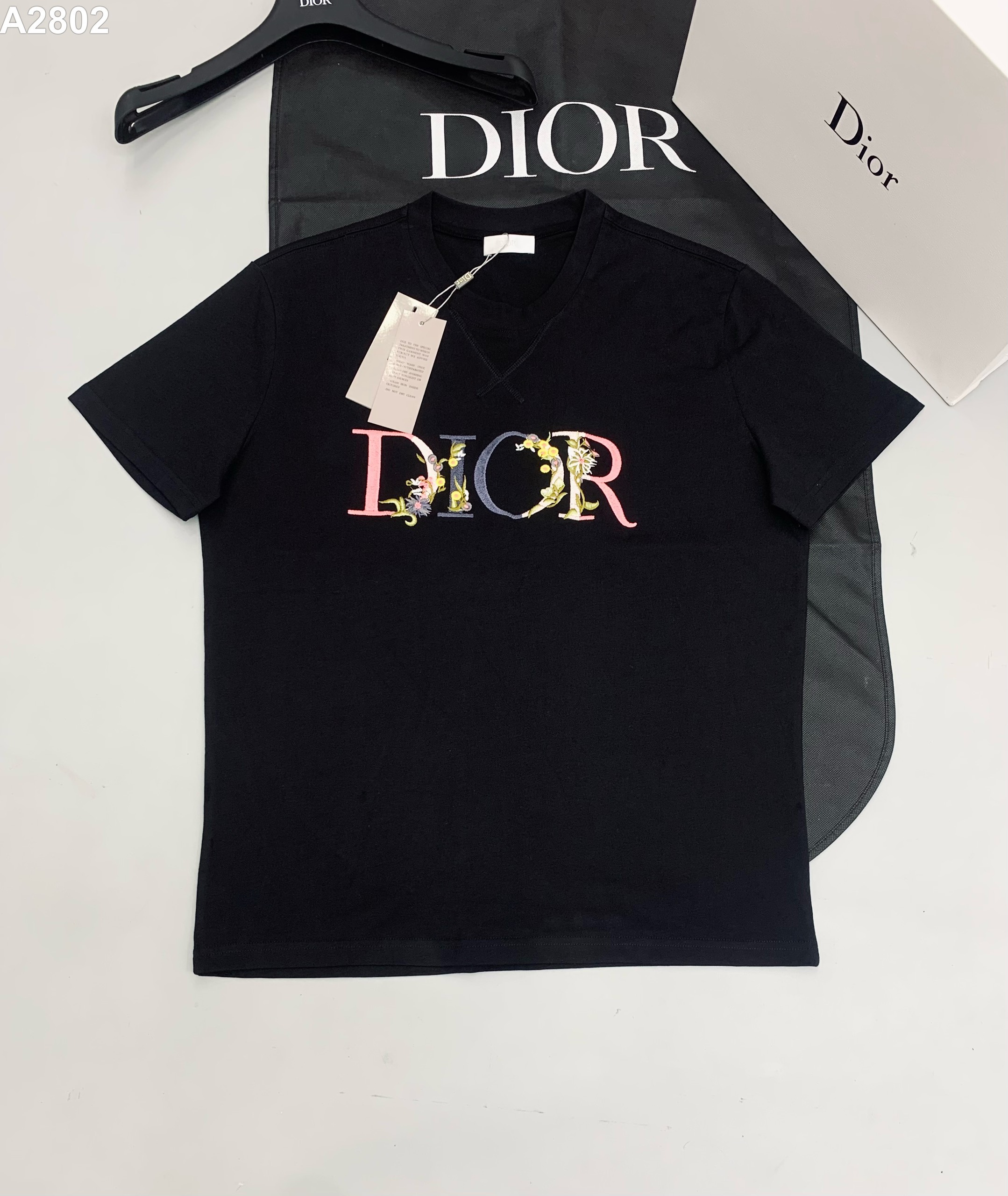 Chia sẻ với hơn 75 về dior floral logo t shirt hay nhất - cdgdbentre.edu.vn