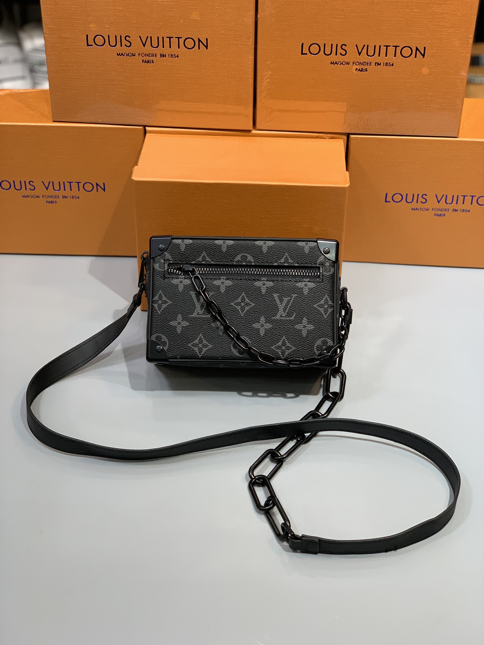 Túi xách hiệu Louis Vuitton thiết kế hộp trụ tròn sang trọng cổ điển   TXHLV011  97Luxury