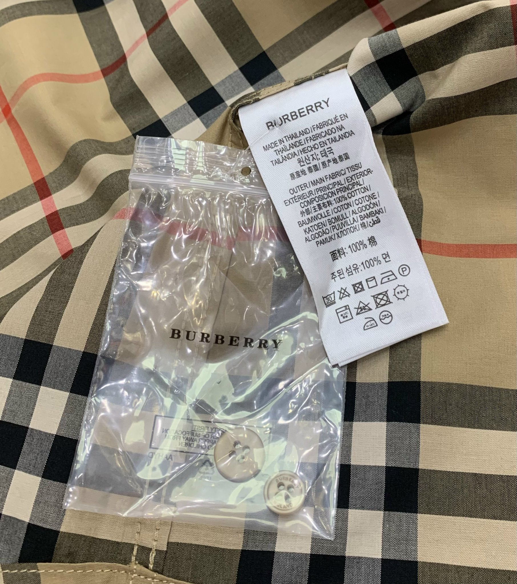 Áo sơ mi Burberry kẻ sọc wash ngực Like Auth 1-1 on web | TANYA