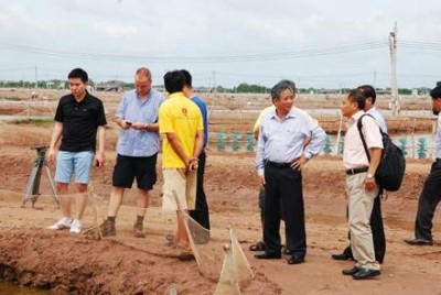 Để người nuôi tôm không phải 