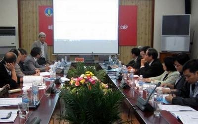 Tập trung phòng bệnh trên tôm nuôi nước lợ