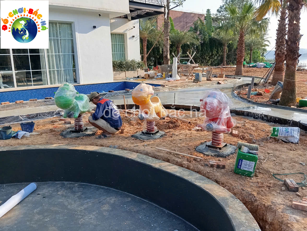 do-choi-bac-ha-hoan-thanh-lap-dat-san-choi-ngoai-troi-tai-flamingo-dai-lai-nang-