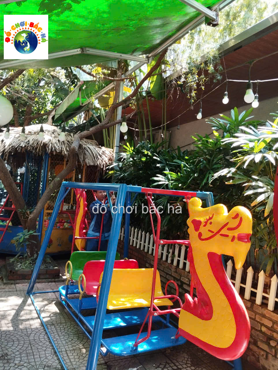 do-choi-bac-ha-lap-dat-du-treo-rong-tai-chuong-duong-hoan-kiem-ha-noi