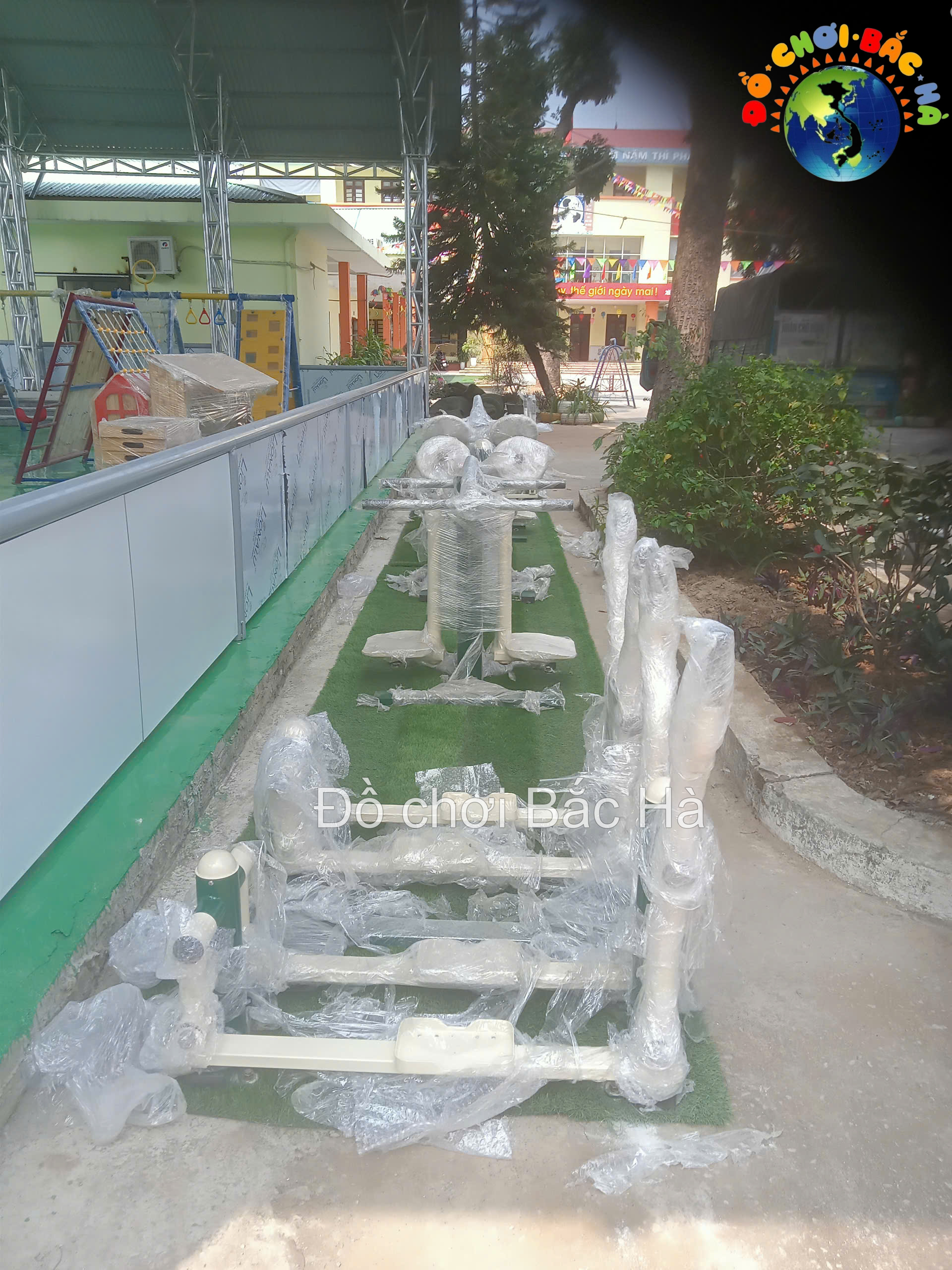 tu-van-lap-dat-san-choi-the-chat-tai-truong-mam-non-da-mai-bac-giang-giai-phap-v