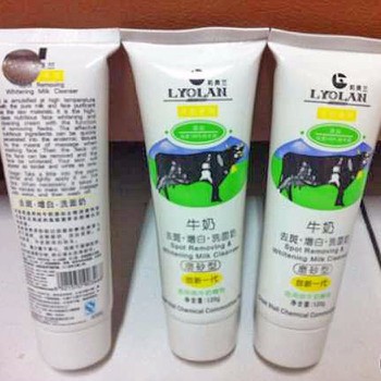 Sữa rửa mặt bò Lyolan 120g
